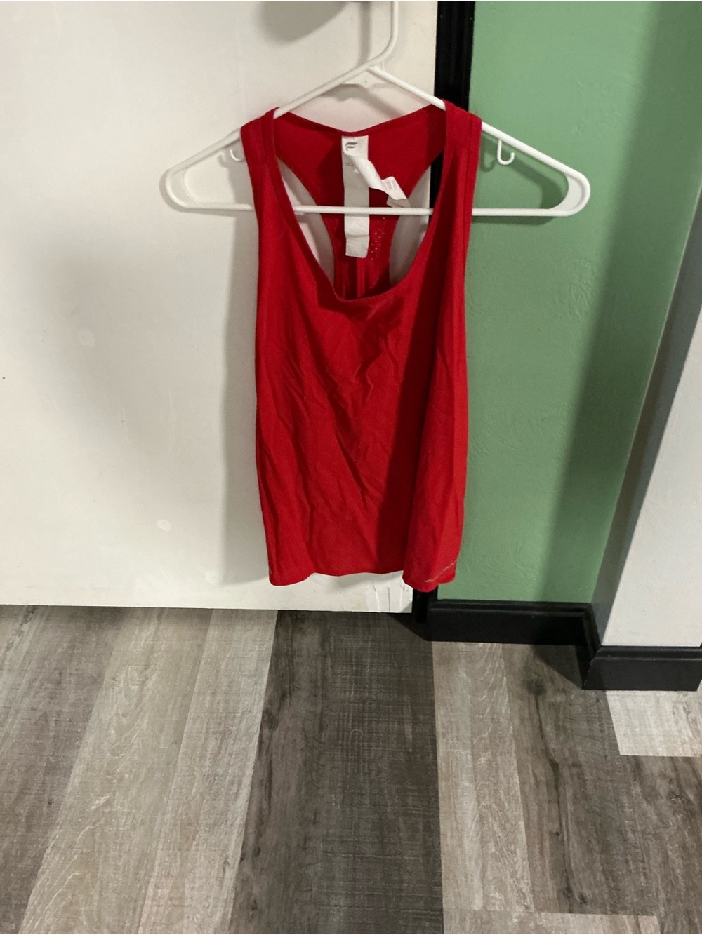 Fabletics Essential Air Tank in red size large